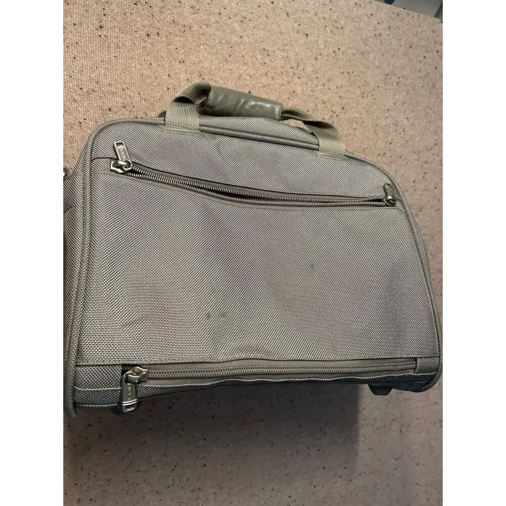 VtG Tumi Carry On Bag Small Silver Luxury Travel